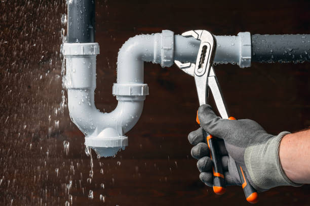Professional Leak Detection technician working in Saint Paul Park, MN